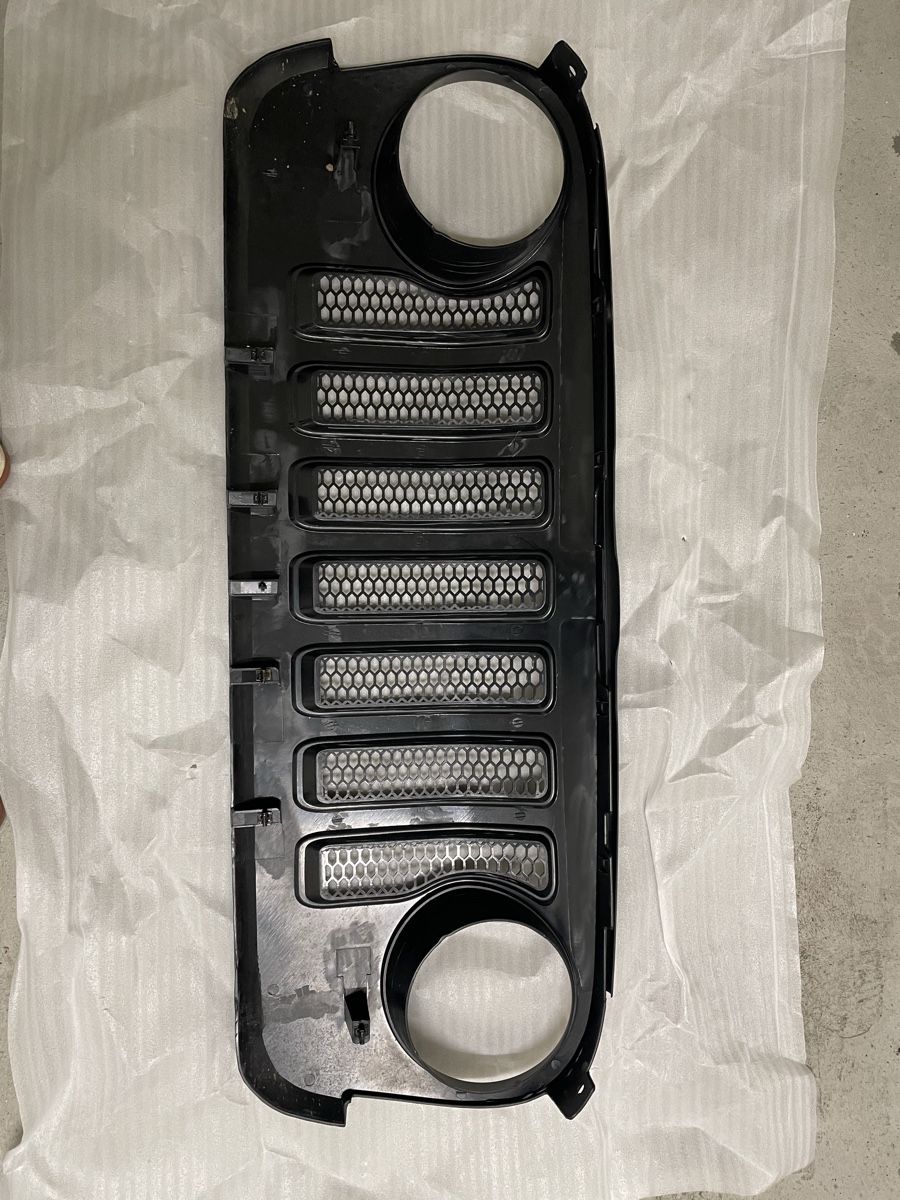 Jeep Tutti pezzi di ricambio auto: Jeep Wrangler JL Frontmaske – Nuovo (secondo la descrizione) da Heitenried venduto da Alpuchalb 1
