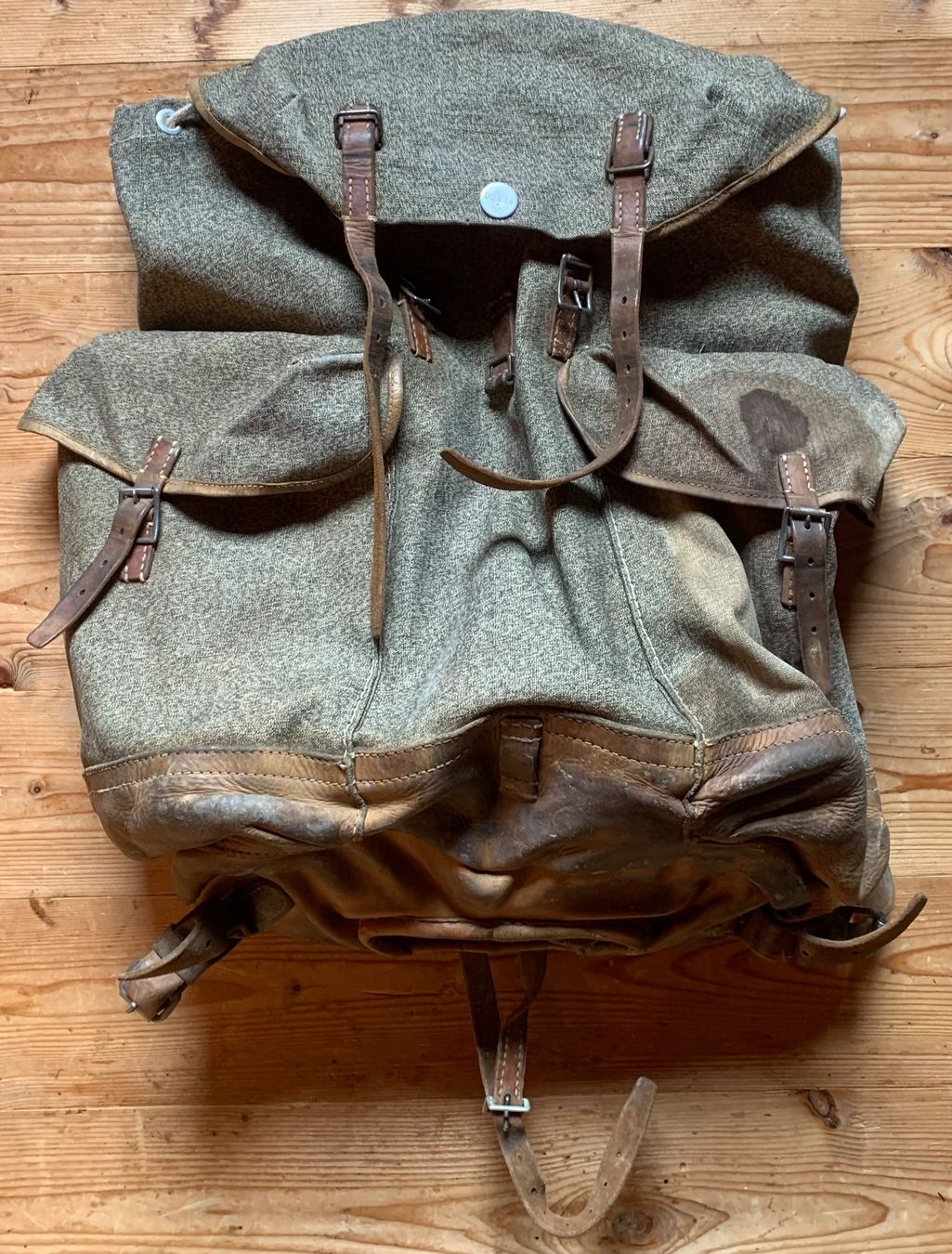 Armée suisse Sacs à dos: Gebirgsrucksack der CH Armee – D'occasion à Goldingen par Bergler012