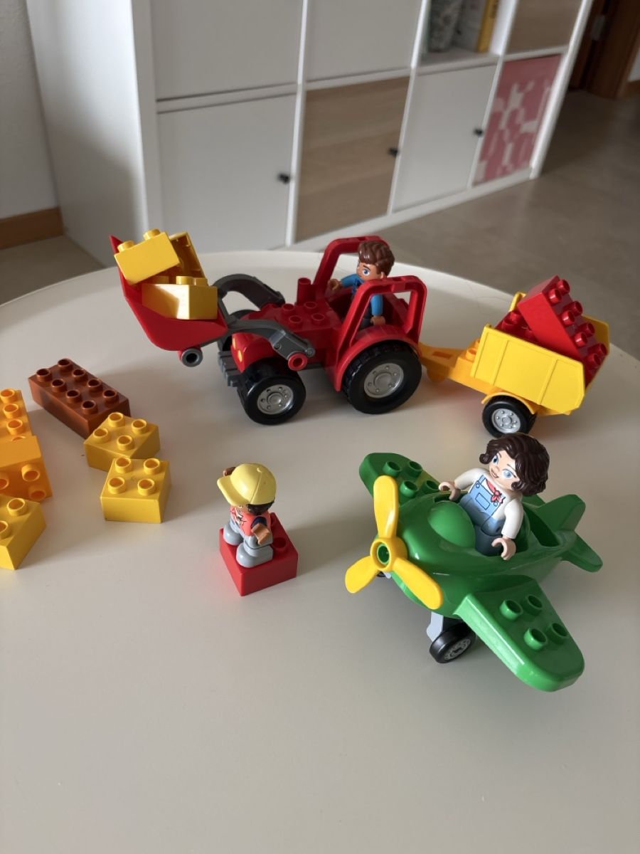 Lego Jeux de construction: Tracteur et avion Duplo  – D'occasion à Lausanne par pabernard 1