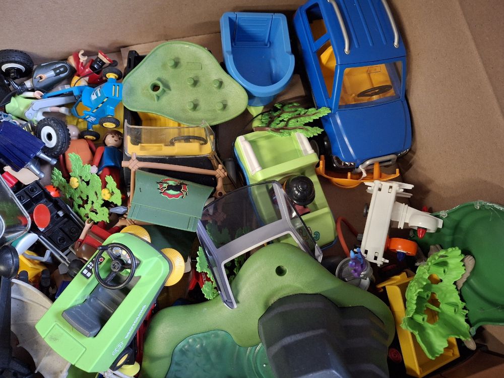 Playmobil Jouets: Kiste mit sehr viel Playmobil – D'occasion à Aadorf par Greg19 2