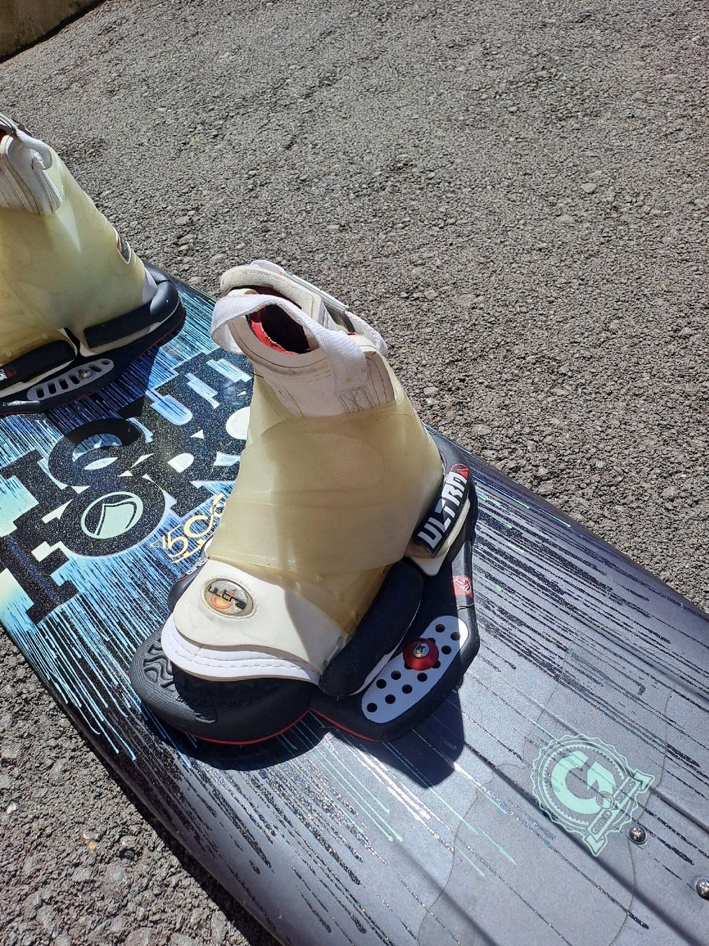 Tavole da surf e di nuoto: Altes Wakeboard für Kinder – Difettoso da Meinisberg venduto da estahawai 3