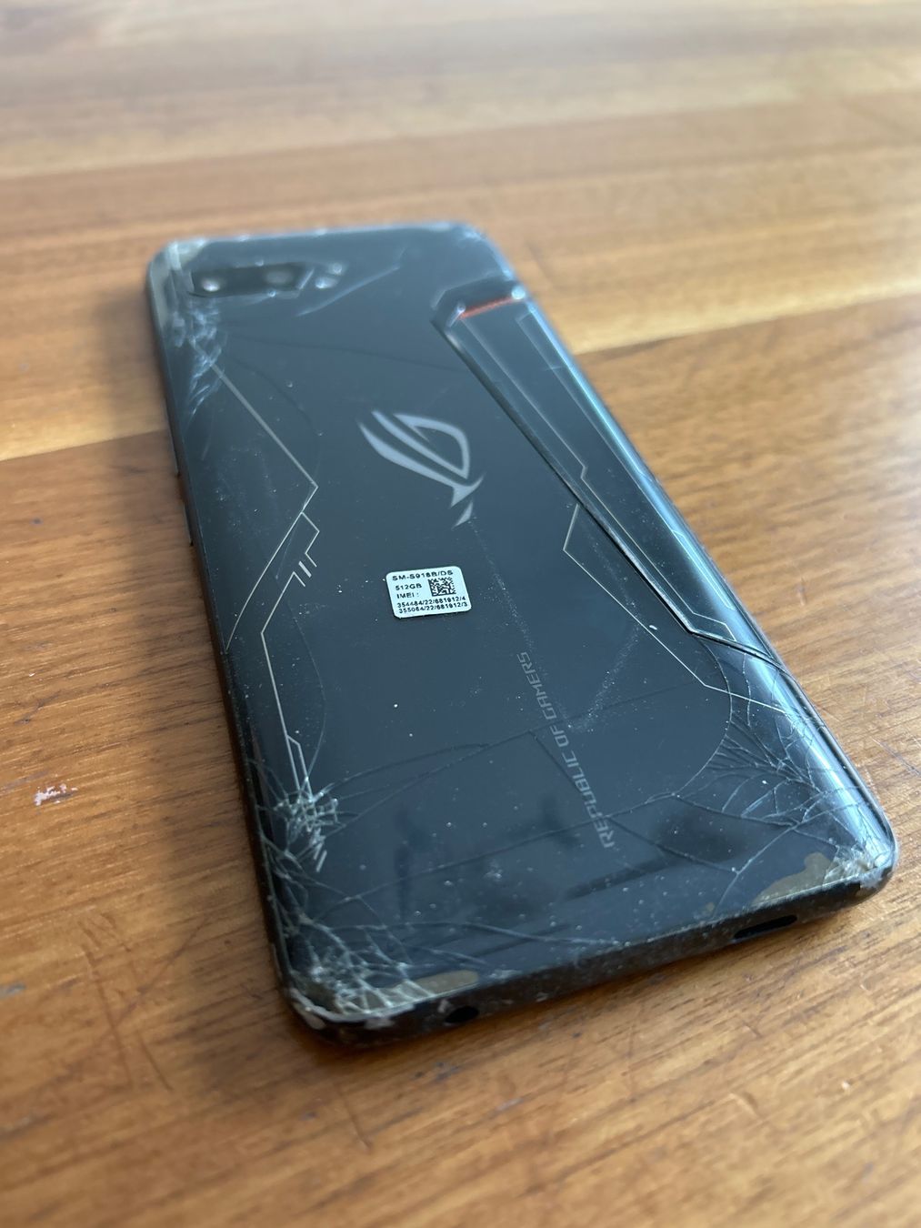 Asus Telefoni cellulari / Smartphones: Asus ROG Phone 2 ab 1.- – Usato da Balzers venduto da PokeTradeFL 1