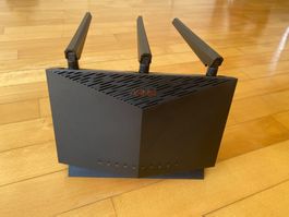 ASUS RT-AX88U Dual Band Gaming WiFi Router, Top Zustand