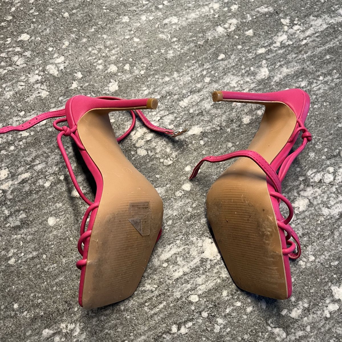 Scarpe da donna: Sandalen mit Absatz – Usato da Cunter venduto da tiramisuuu_ 2