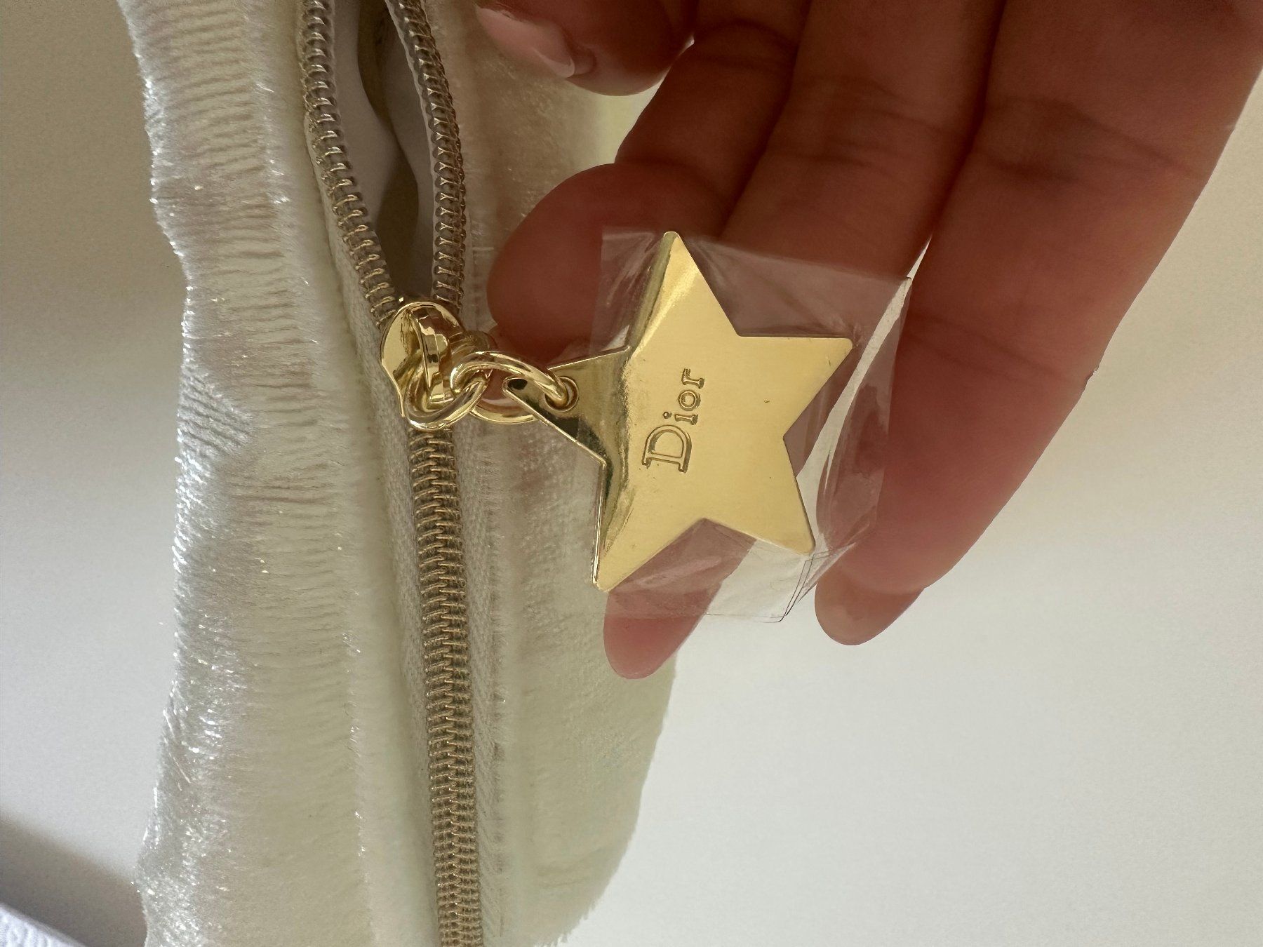 Dior Custodie per cosmetici: Dior  Necessaire – Nuovo e nell'imballaggio originale da Steinmaur venduto da regenbogen052 3