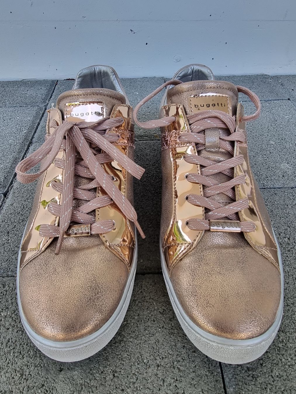 Bugatti Damenschuhe: BUGATTI sneakers femme, p.41 – Gebraucht aus St-Gingolph von GoldenKeys
