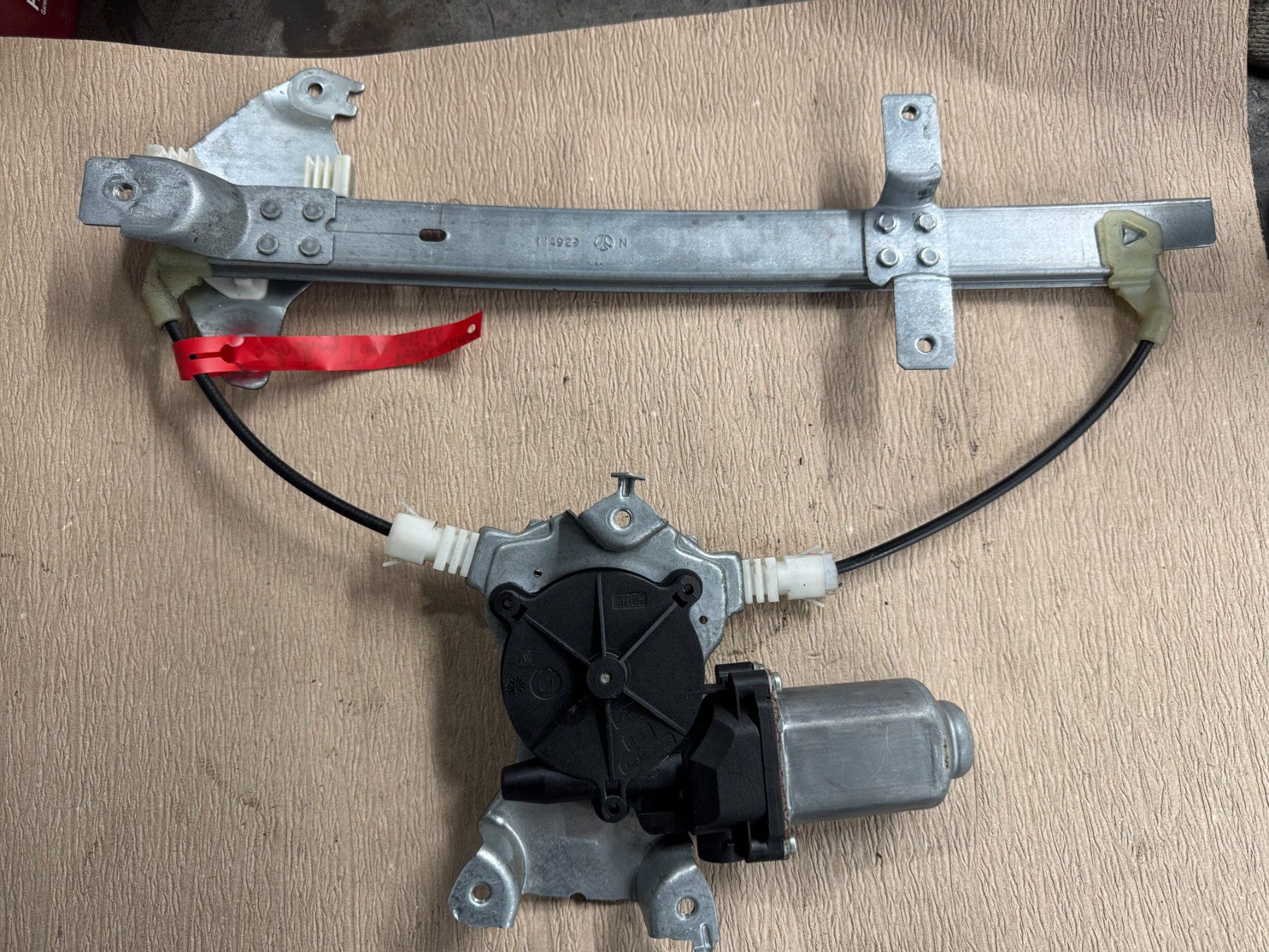 Nissan Tutti pezzi di ricambio auto: Fensterheber Almera Tino – Usato da Berneck venduto da garagekaufmann 2