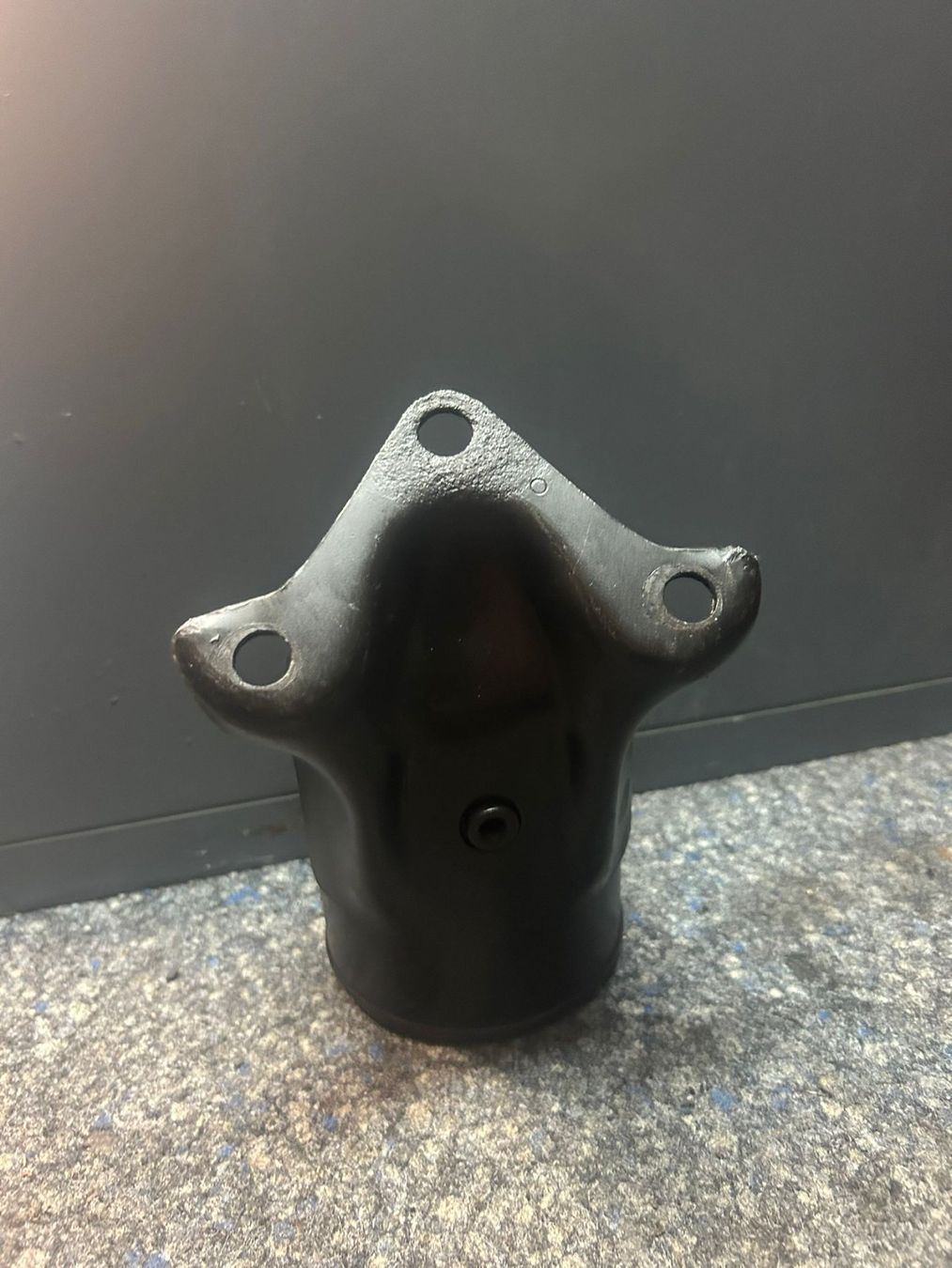 Ford Tutti pezzi di ricambio auto: Occ. Ölfilter Gehäuse Ford V8 Flathead – Usato da Niederdorf venduto da St170 3