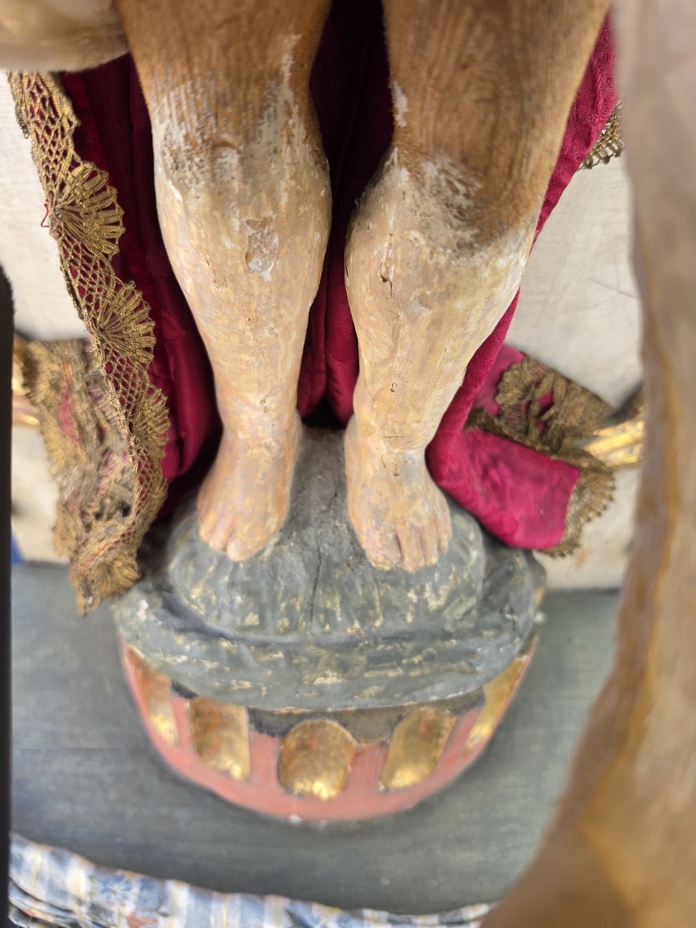 Statuette: Alte Jesuskind Figur mit Rahmen, Holz, Handgeschnitzt – Usato da Mettlen venduto da elios0888 4