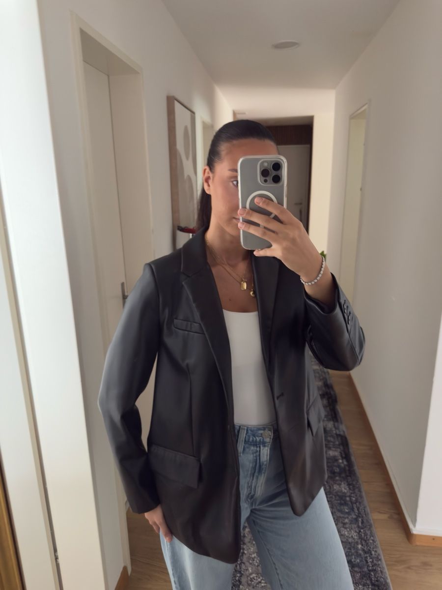 Zara Anzüge & Kostüme: Damen Blazer Kunstleder – Neu (gemäss Beschreibung) aus Niederhasli von elm_7pyv
