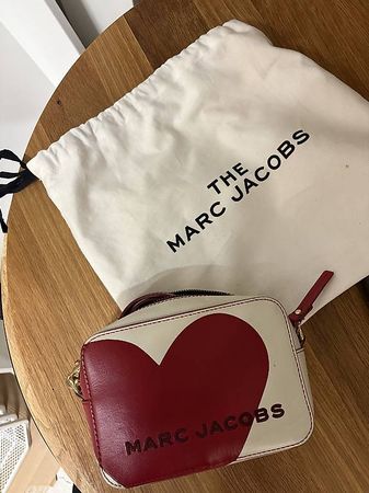 Marc Jacobs Herz-Tasche Rot/Weiss inkl. Staubbeutel