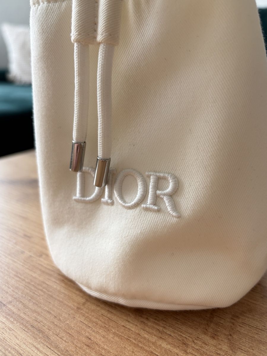 Dior Custodie per cosmetici: DIOR Beauty kleines Neccessaires – Nuovo (secondo la descrizione) da Wetzikon ZH venduto da Kleeblume 1
