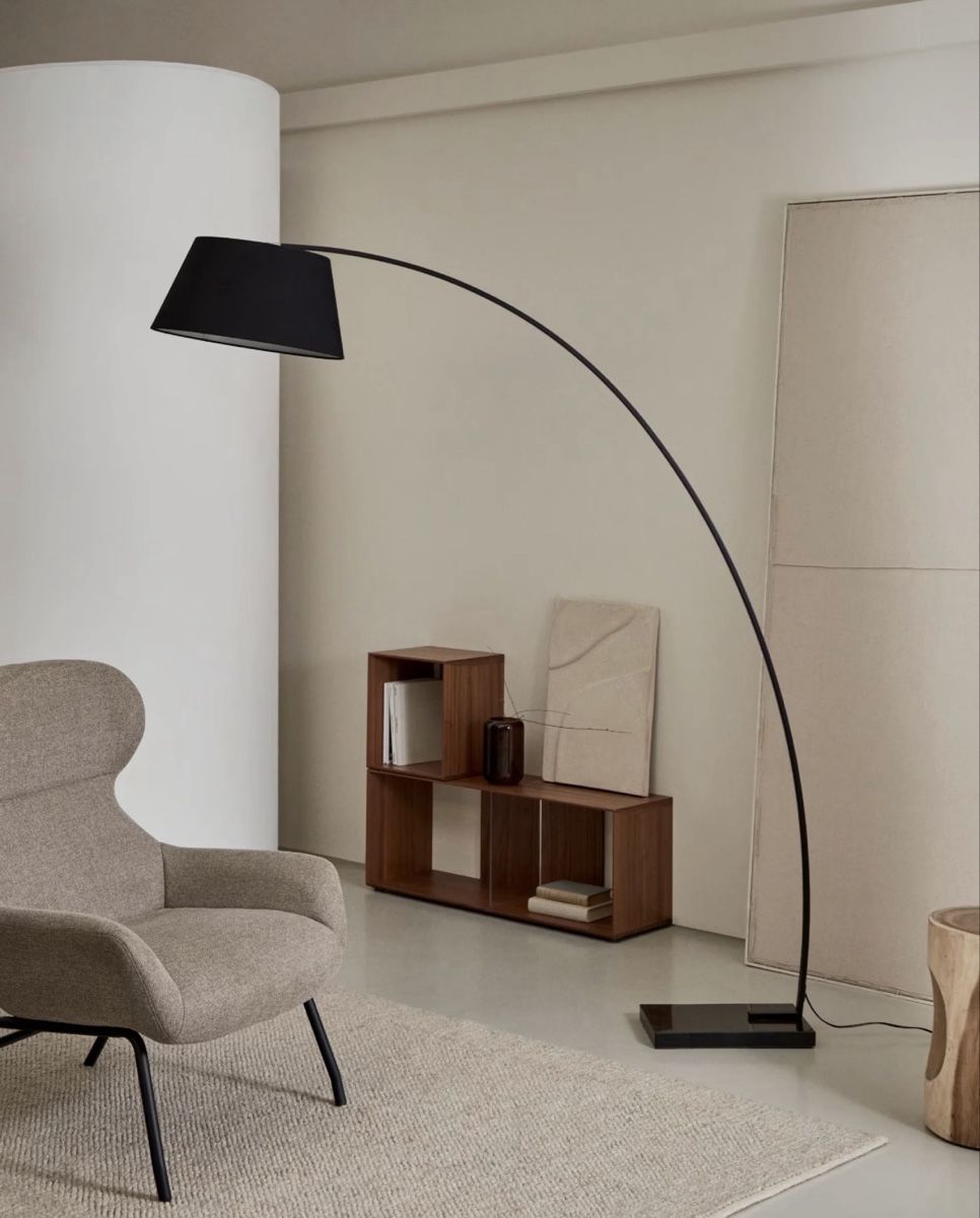 Lampade: "Jule" Arc Floor Lamp with Marble Base – Nuovo (secondo la descrizione) da Küsnacht ZH venduto da xavier74