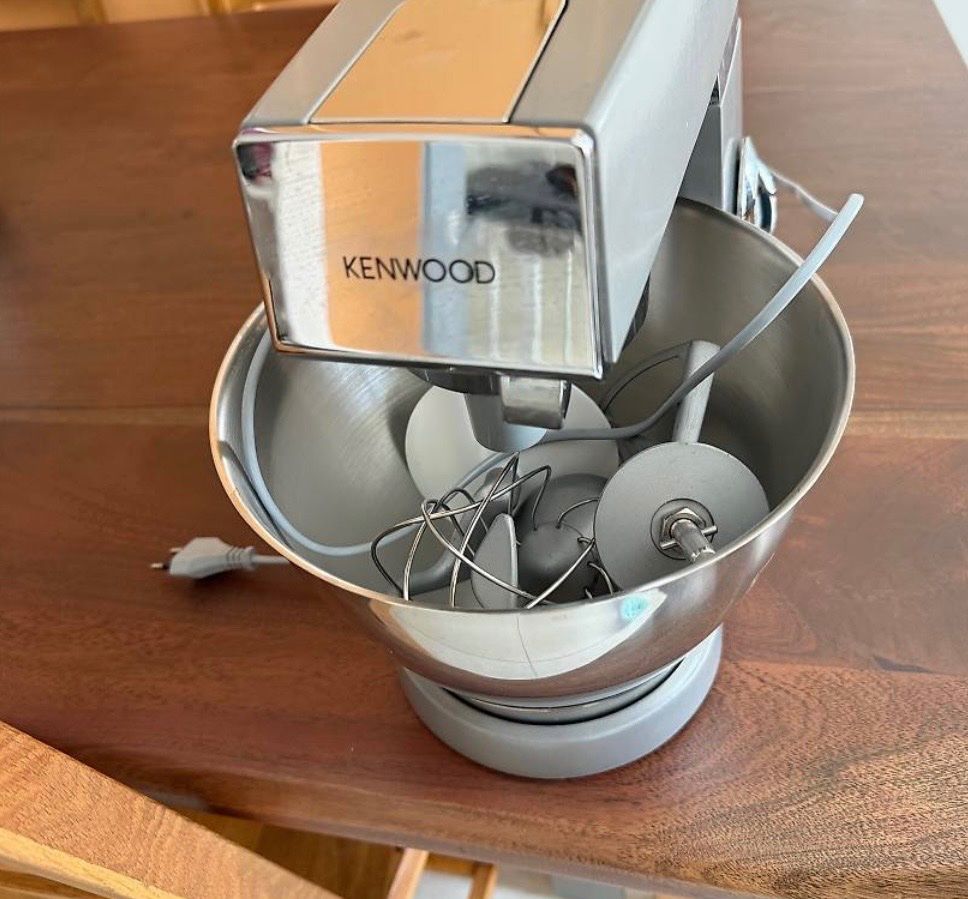 Küchengeräte: Kenwood Küchenmaschine – Gebraucht aus Wolfwil von meli_732