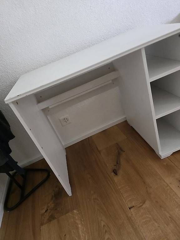 Schreibtische: Schreibtisch in gutem Zustand – Gebraucht aus Klingnau von Canep87 1