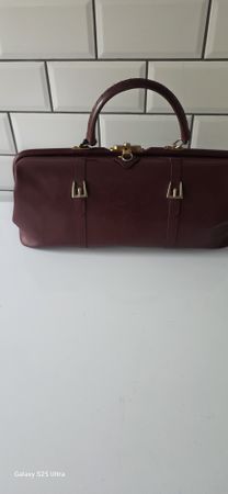 SAC  RETRO DE MÉDECIN EN CUIR COULEUR BORDEAU BON ÉTAT 