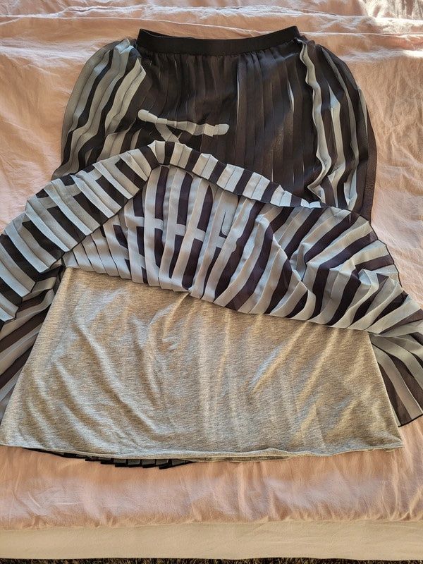 Max Mara Jupes: M - MAX MARA WEEKEND ROCK I – D'occasion à Lopagno par CLep 4