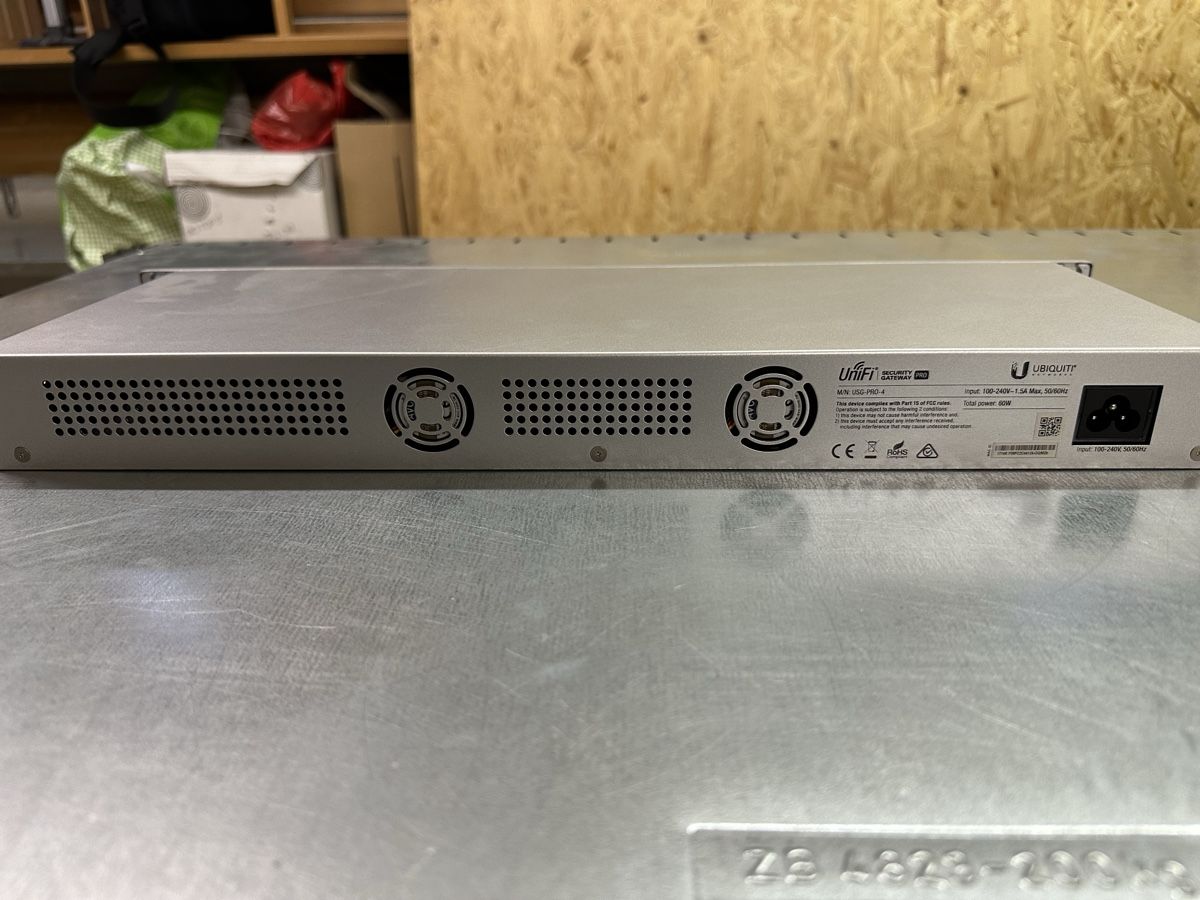 Unifi Modem & Router: UniFi Security Gateway Pro 4 (USG-PRO-4) – Usato da Luzern venduto da FrankGroebel 1