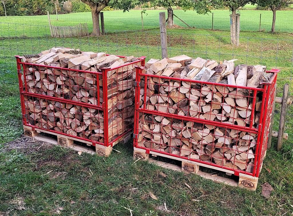 Articoli in legno: Brennholz / Chemineeholz – Usato da Hochdorf venduto da bis_yb8y
