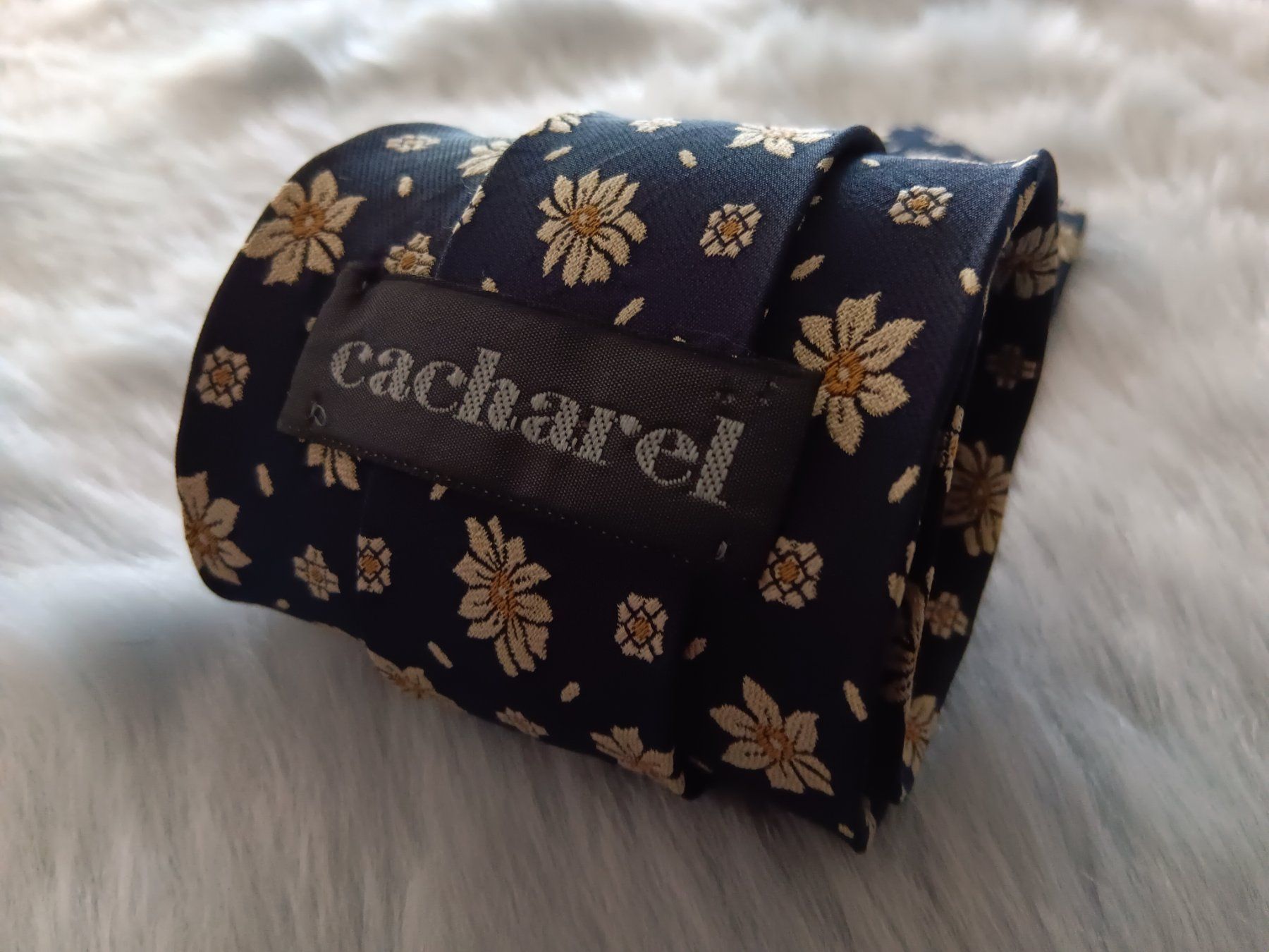 Cravatte: CACHAREL Cravate en soie / Seiden Krawatte – Usato da Cossonay-ville venduto da Super-Price-Quality 8