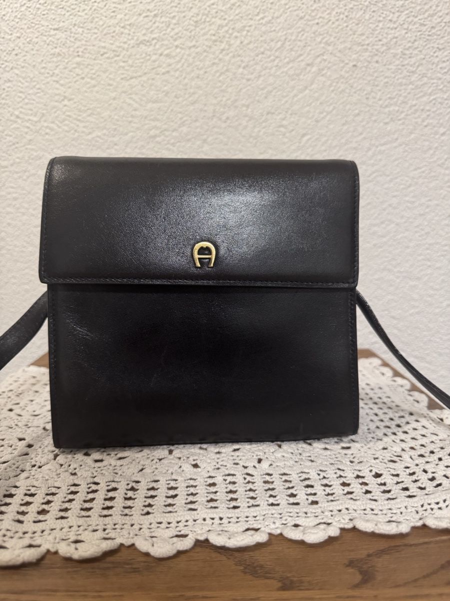 Aigner Taschen für Damen: Aigner Tasche Leder schwarz gebraucht – Gebraucht aus Reiden von ram_w7hf