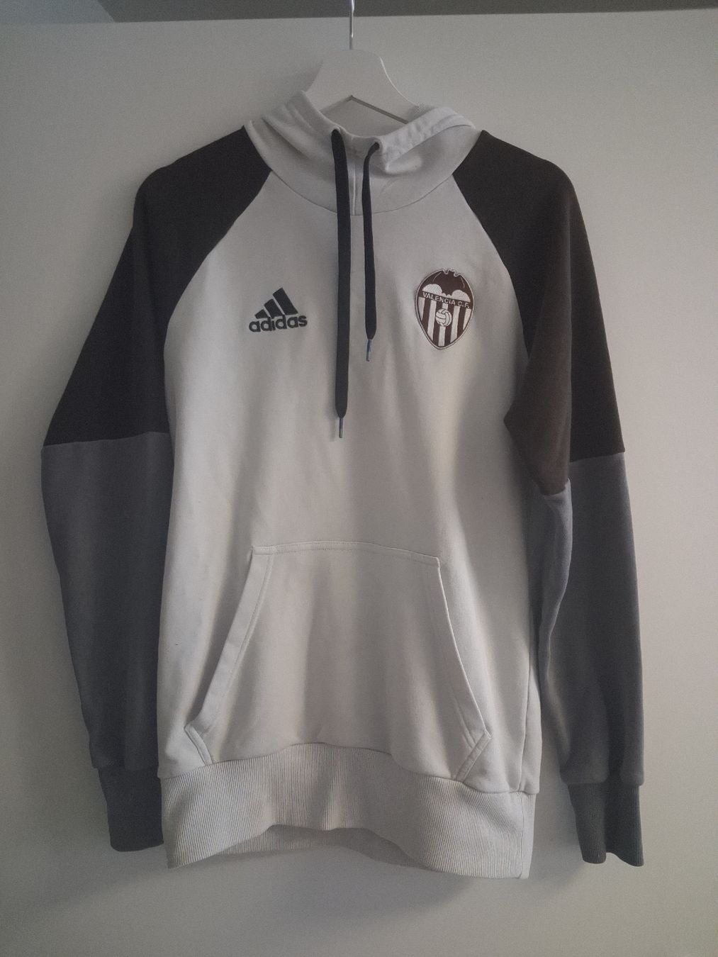 Adidas Pullover & Sweatshirts: Adidas Valencia CF Pullover Grösse S – Gebraucht aus Buchrain von larissaa__x
