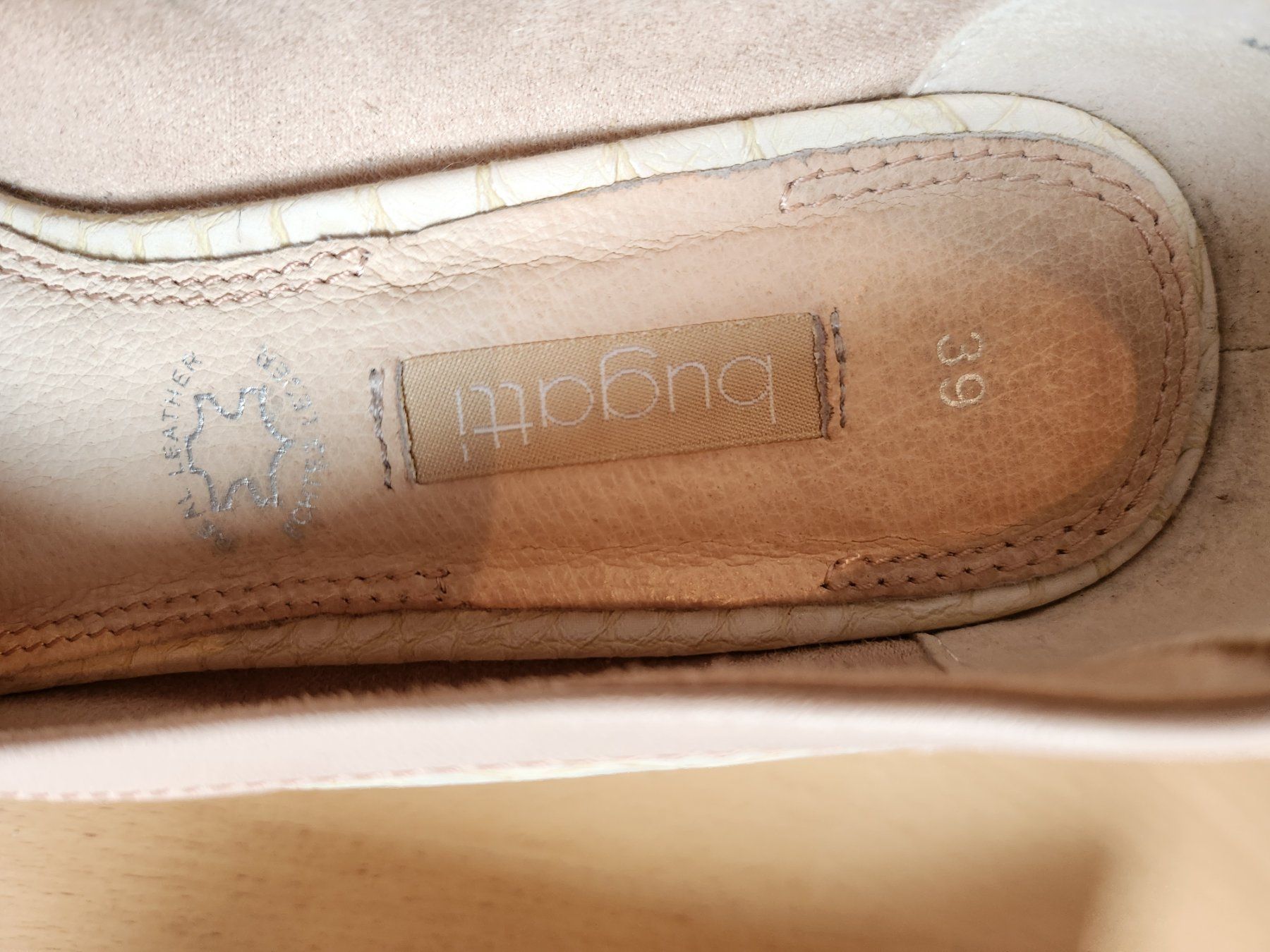 Bugatti Damenschuhe: Bugatti Pumps – Gebraucht aus Kefikon TG von Livline 2
