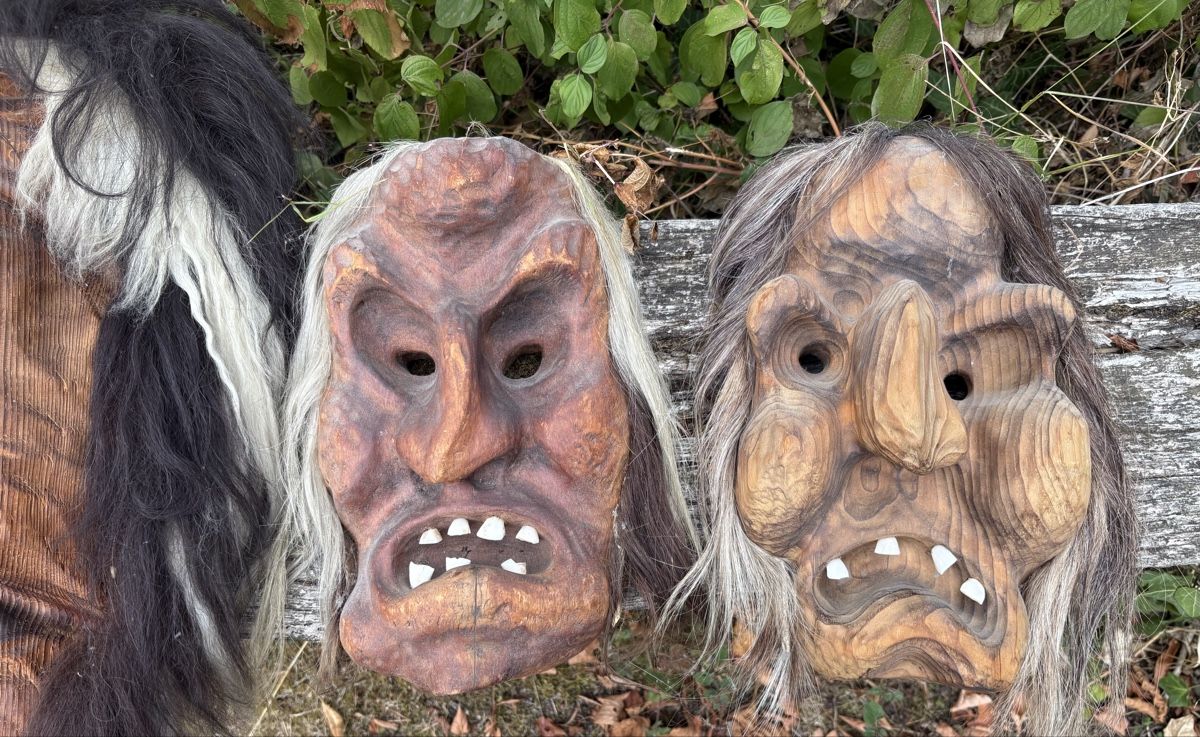 Masques: Lötschentaler Masken – D'occasion à Stüsslingen par Ideur1 2