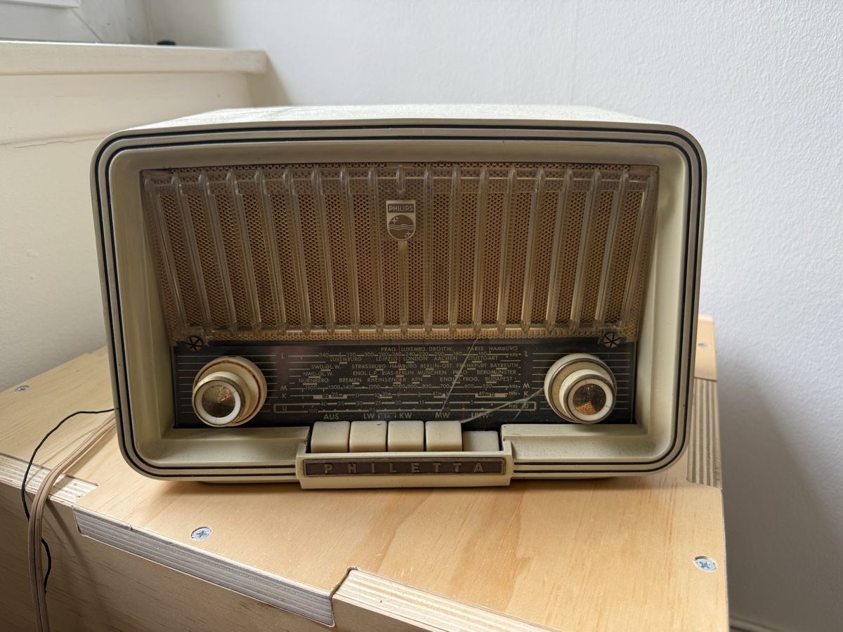 Philips Radio: Altes Radio – Usato da Basel venduto da Daniel929