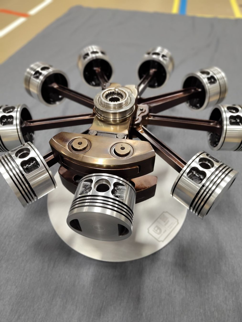 Tavoli: M462 Sternmotor Innenleben Wohnzimmer Tisch – Nuovo (secondo la descrizione) da Rorschacherberg venduto da proudschweiz 5