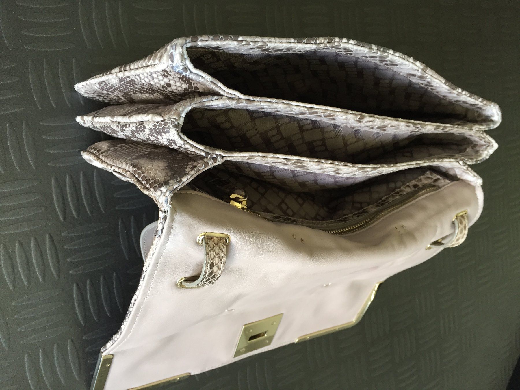 Bally Borse da donna: Bally Python Clutch – Usato da Olten venduto da Metacomet 2