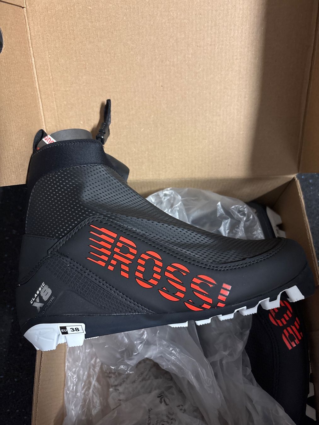 Rossignol Scarpe da uomo: Langlauf Klassisch X8 Rossignol Gr. 45 – Nuovo e nell'imballaggio originale da Egnach venduto da Rechi8