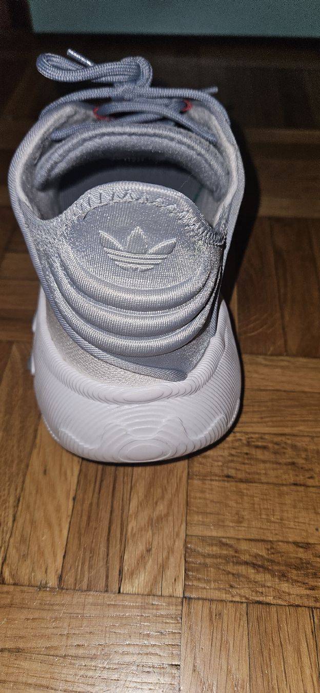Adidas Herrenschuhe: Basquette adidas – Gebraucht aus la tour-de-peilz von Hibou82 2