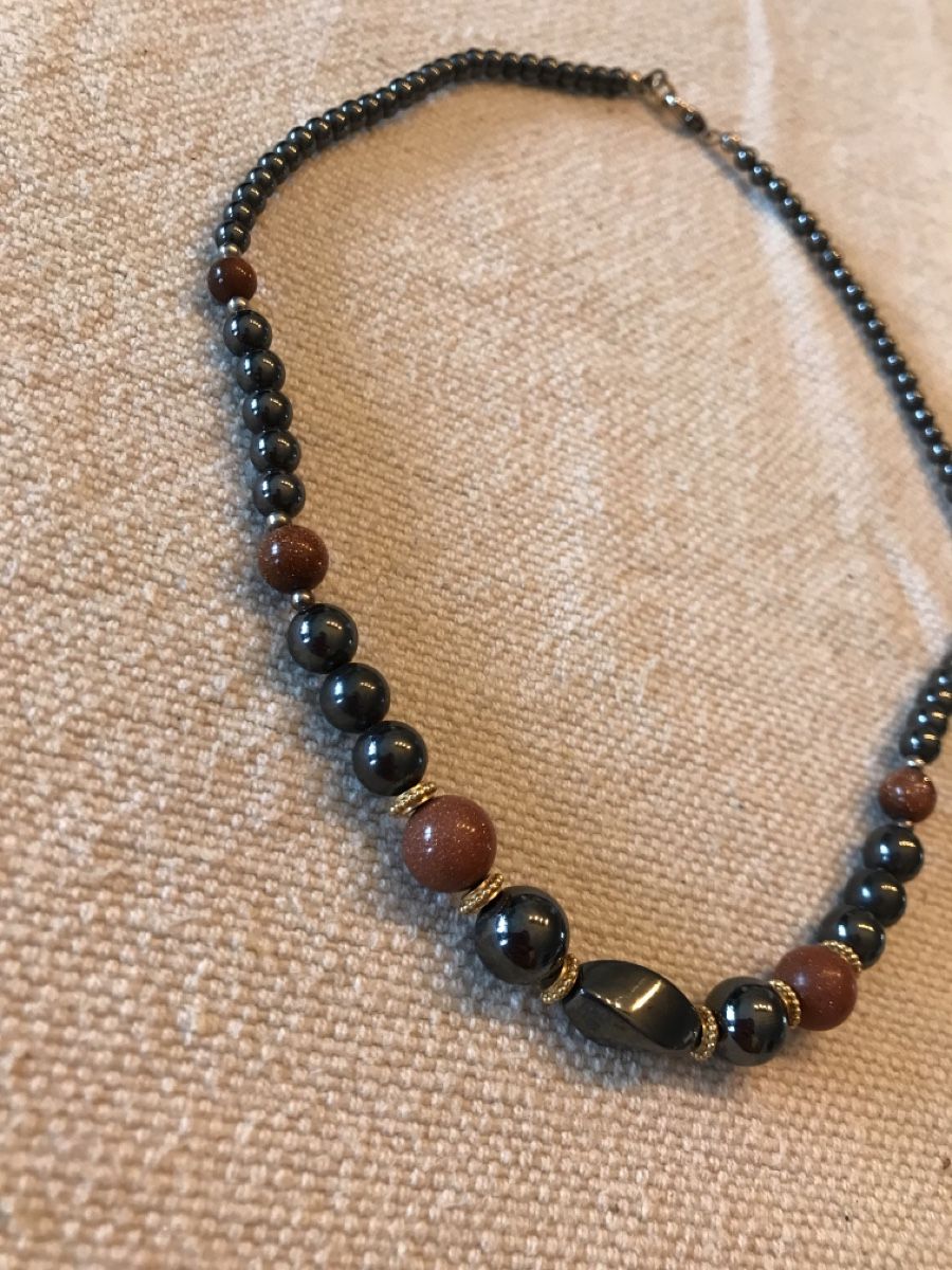 Catenine: Collier élégant hématite et pierre du soleil – Usato da Grimisuat venduto da eliseba88 1