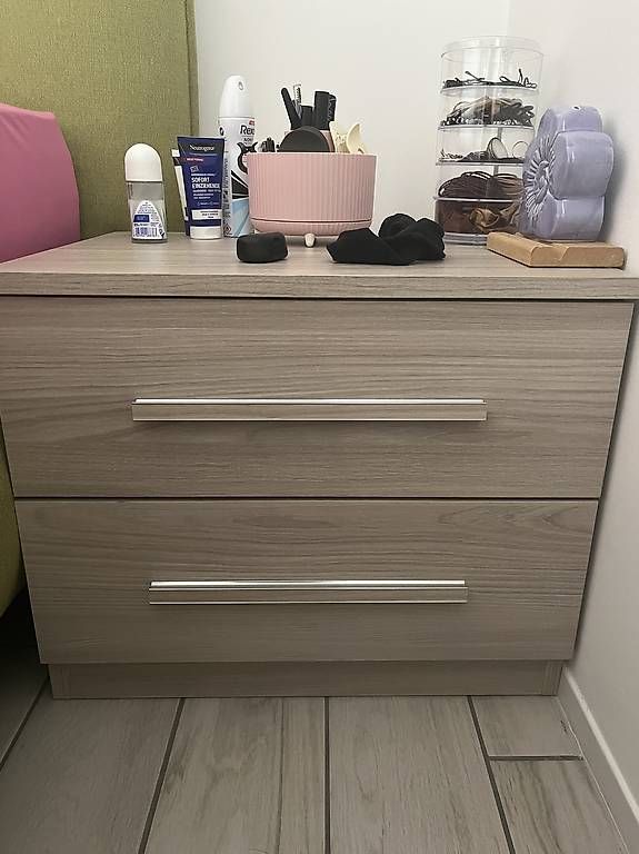Letti: Letto matrimoniale 160x200, 2 comodini, 1 comò e 1 specchio  – Usato da Agno venduto da ayceidil 3