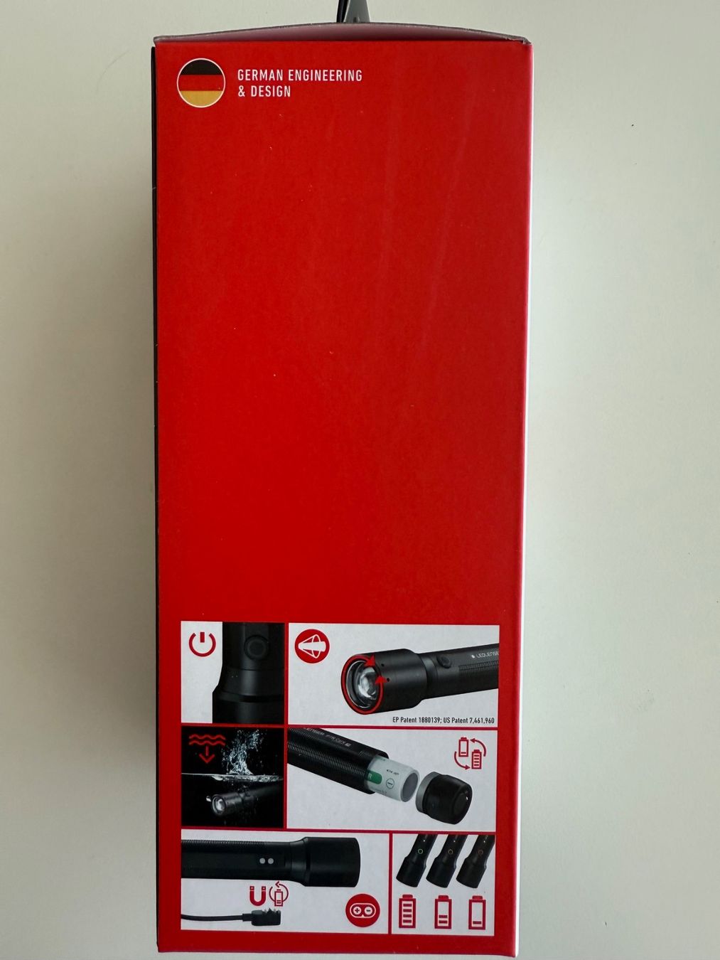 Ledlenser Lampen: LedLenser P7R Core – Neu und originalverpackt aus St-Gingolph von GoldenKeys 3