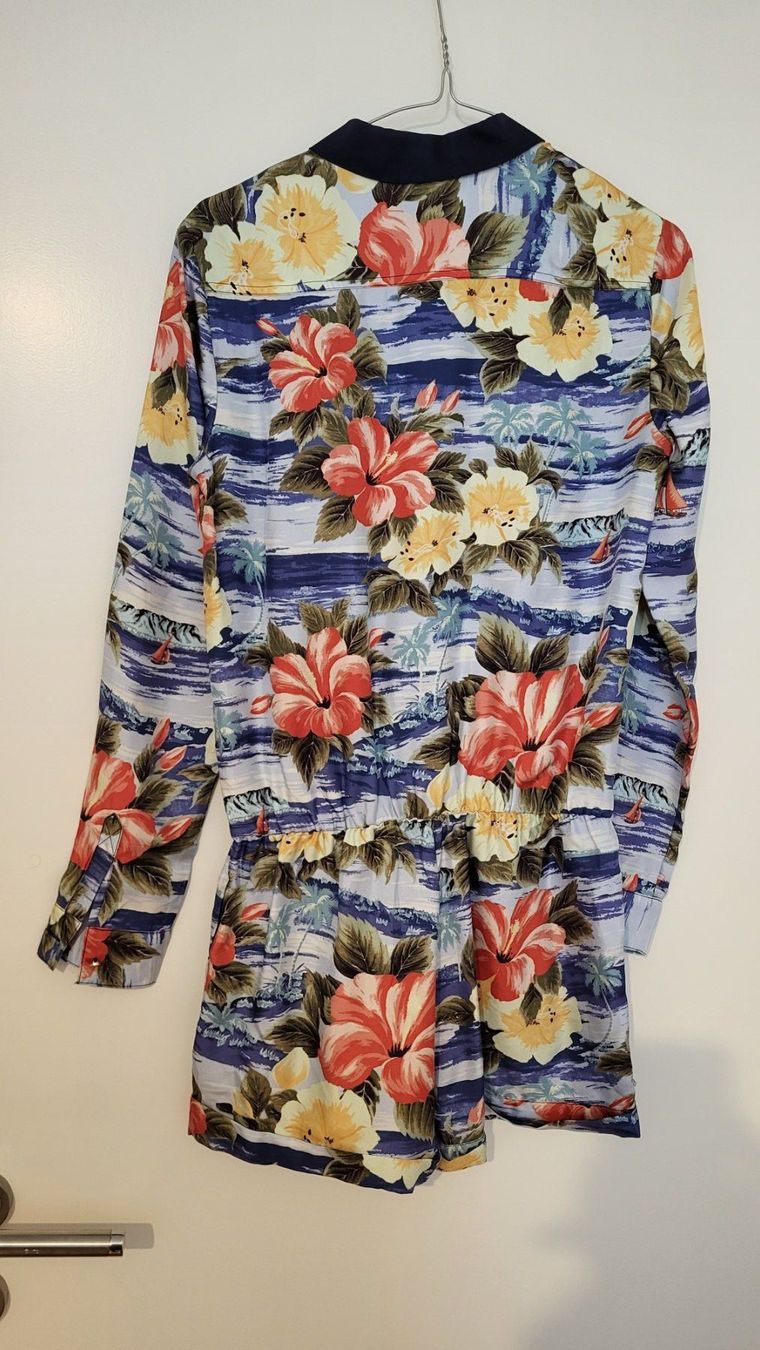 Schallplatten: Short Onesie "juicy Couture" ,   S ,flowery pattern – Gebraucht aus Genève von gkh_yx7b 1
