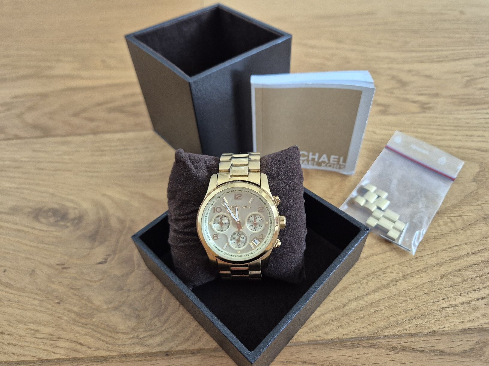 Michael Kors Uhren: Michael Kors Damenuhr goldfarben – Gebraucht aus Wetzikon ZH von mar_8jrl 1