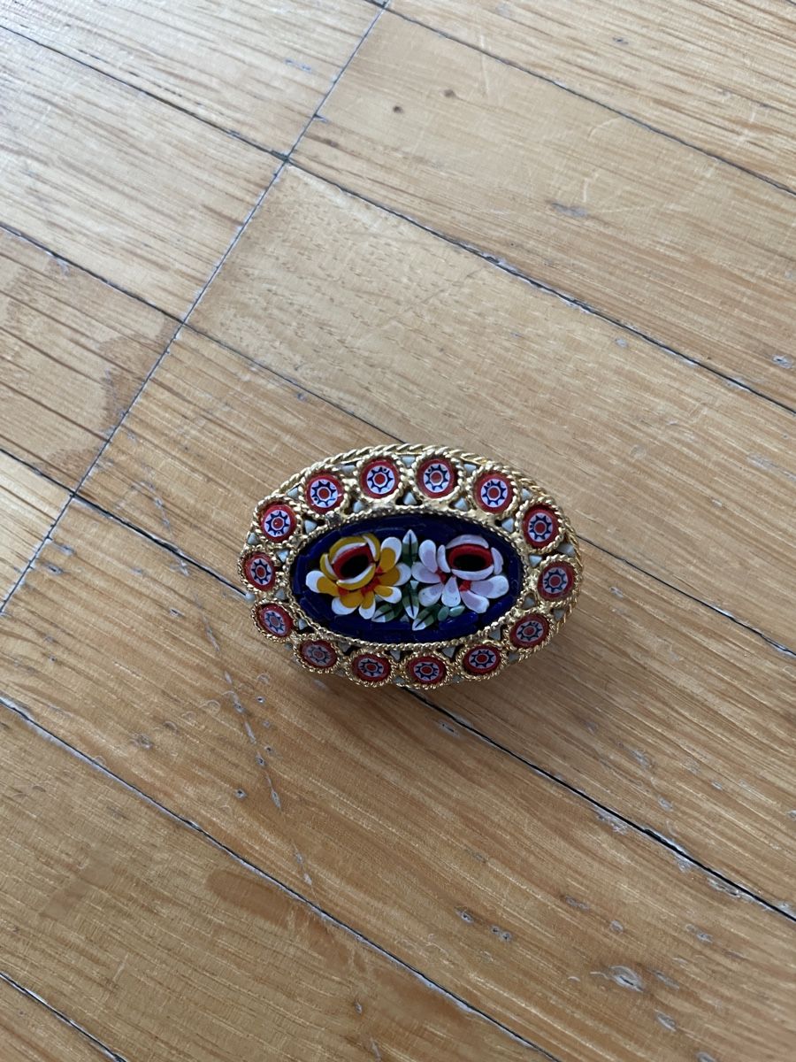 Spille & Fermagli: Vintage Micro Mosaic Floral Brooch – Usato da Neuchatel venduto da shi_9fzw