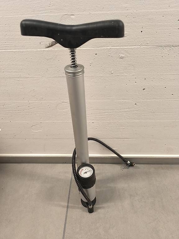 Pumpen: Velopumpe Fahrradpumpe – Gebraucht aus Geuensee von ali_g5sc