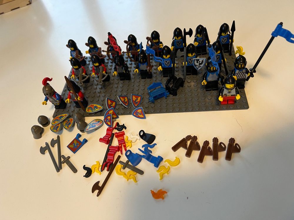 Preiser 16351 Feuerwehrleute Figuren-Set – 20 Figuren & Ausrüstung, HO, Unlackiert