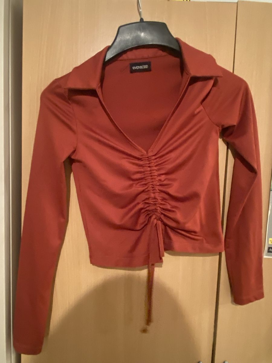 Tops: Top avec élastique – D'occasion à St-Légier-Chiésaz par lea_6k5s 2
