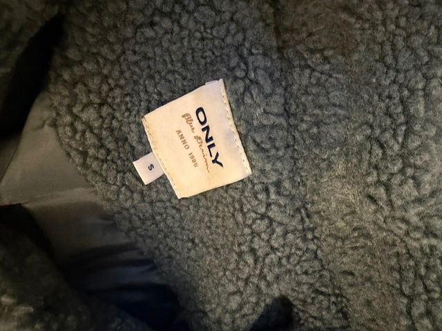 Only Vestes: Jacke – D'occasion à Binningen par son_x7yt 2