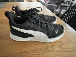Puma Sneakers