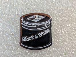 Ansteckpin 280: Black & white