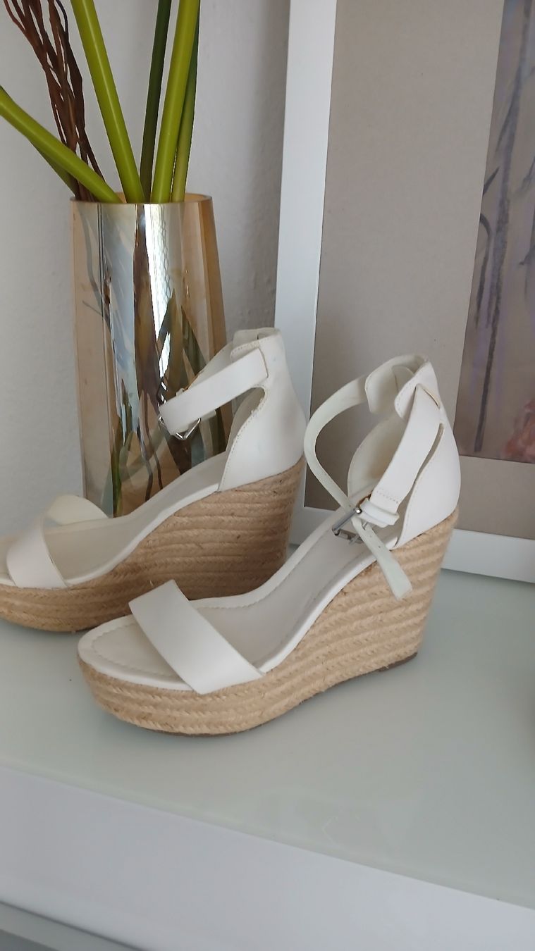 Scarpe da donna: weisse Pumps Gr40 aus Kunstleder – Usato da Beinwil am See venduto da Superchance 2
