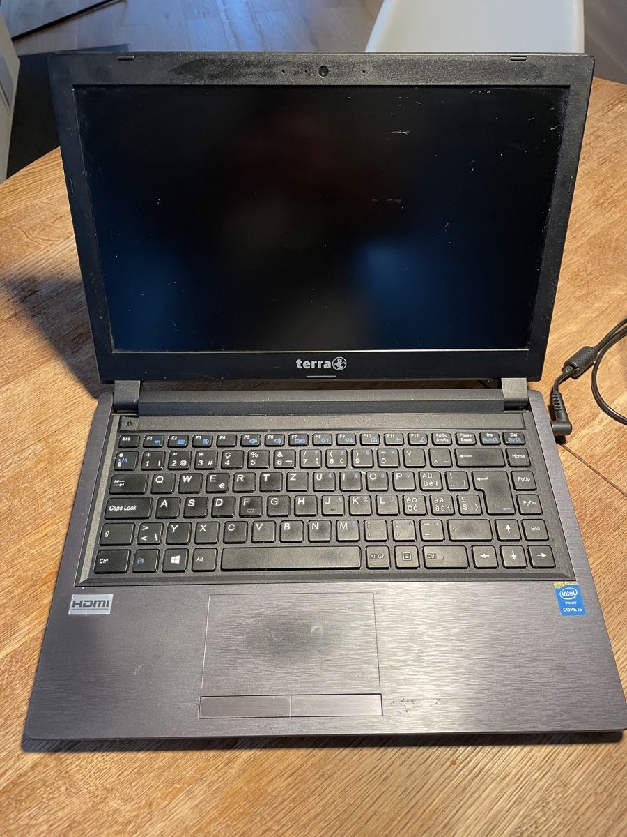 Notebook: Terra Mobile 1451 Laptop - Windows 10 Pro – Usato da Böckten venduto da Siargao78