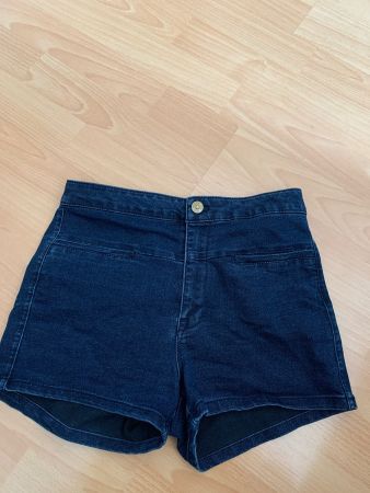 Joli short en jeans Pull & Bear taille 36 ou S