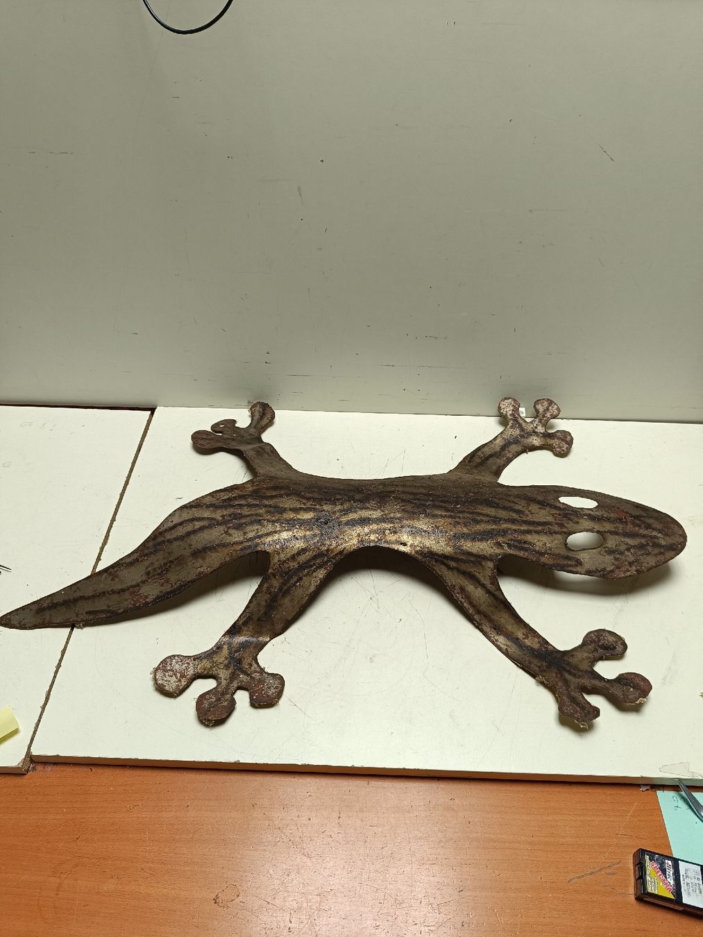 Statuette: Dekofigur Gecko Wanddeko(em339) – Usato da Künten venduto da Schnaepplihuus 1