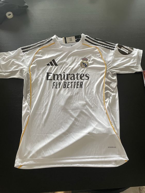 Real Madrid 2023/2024 : nouveaux maillots officiels